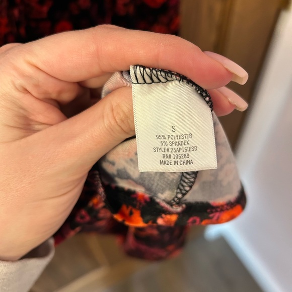 miami Francesca’s Floral Black and Red Velvet Babydoll Dress Small - Picture 8 of 9